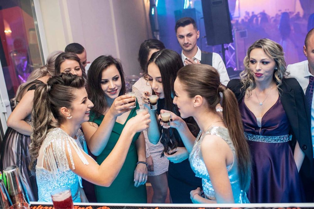 Cocktail bar, tort de shot-uri, lemonade bar