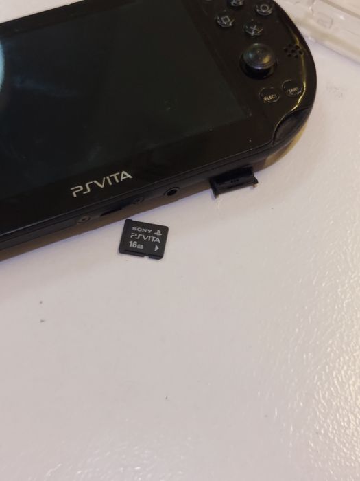 PS Vita 2000 Slim