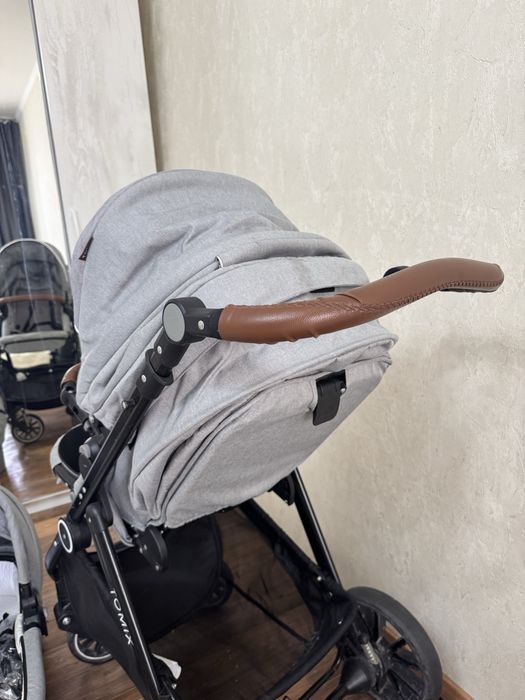 Коляска Tomix Aura