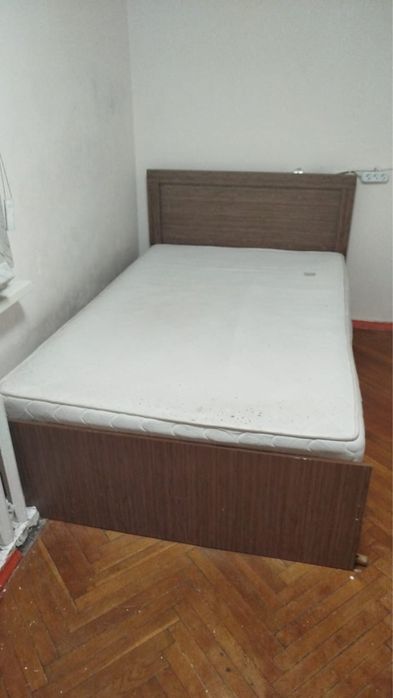 Кравать с матрасом