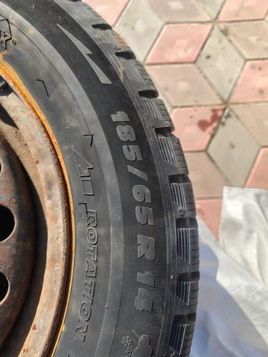 Vând roti cu cauciucuri noi M/S 185/65/R14