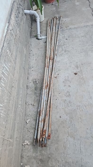 Lesa komplekt temir katta va kichik razmerda.