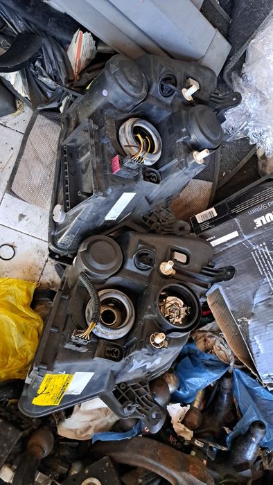 Оригинален фар Opel Meriva ляв.десен VALEO