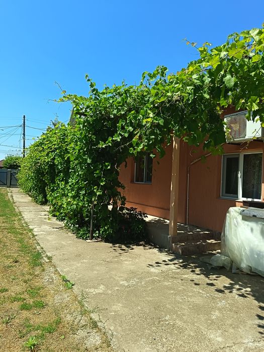 Casă complet renovată și consolidată, 116 mp, teren 1104 mp – Comuna Piscu, jud. Galați (Strada Principală)