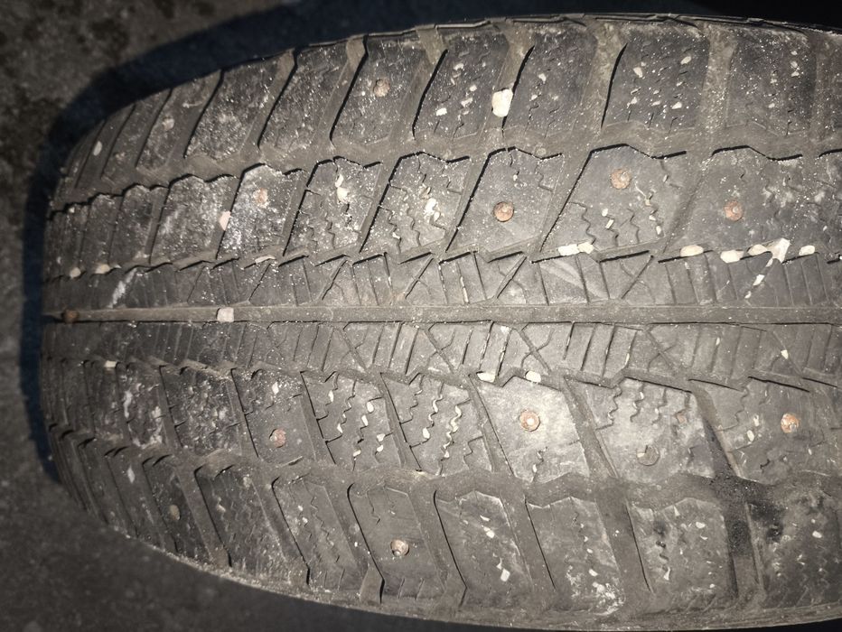 Продам Резину r16 205/60