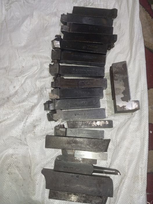 Токарные резцы.продам