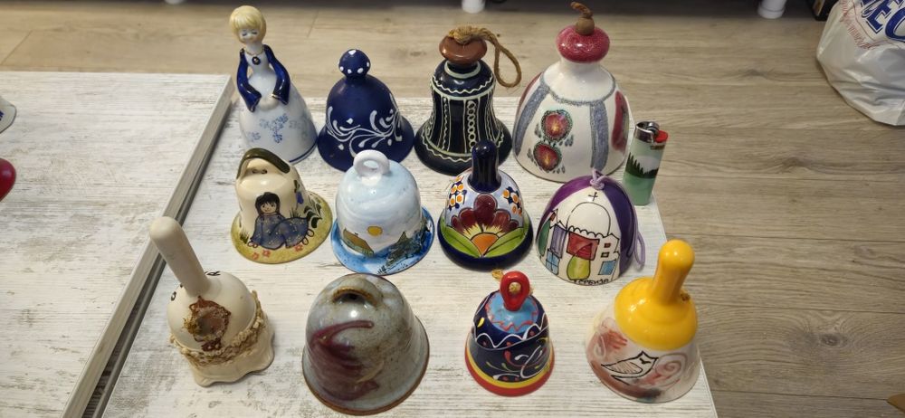 Vand clopotei ornamentali de colectie. Vezi 8 poze atasate