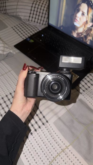 SONY ZV E-10 в идеальном состоянии