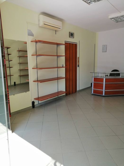 Дава се под наем Магазин в Ловеч, в.з. Бабаковец - 34 кв.м за 255 € - Снимка #3