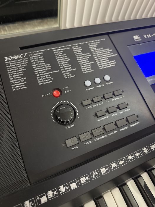 Продам синтезатор