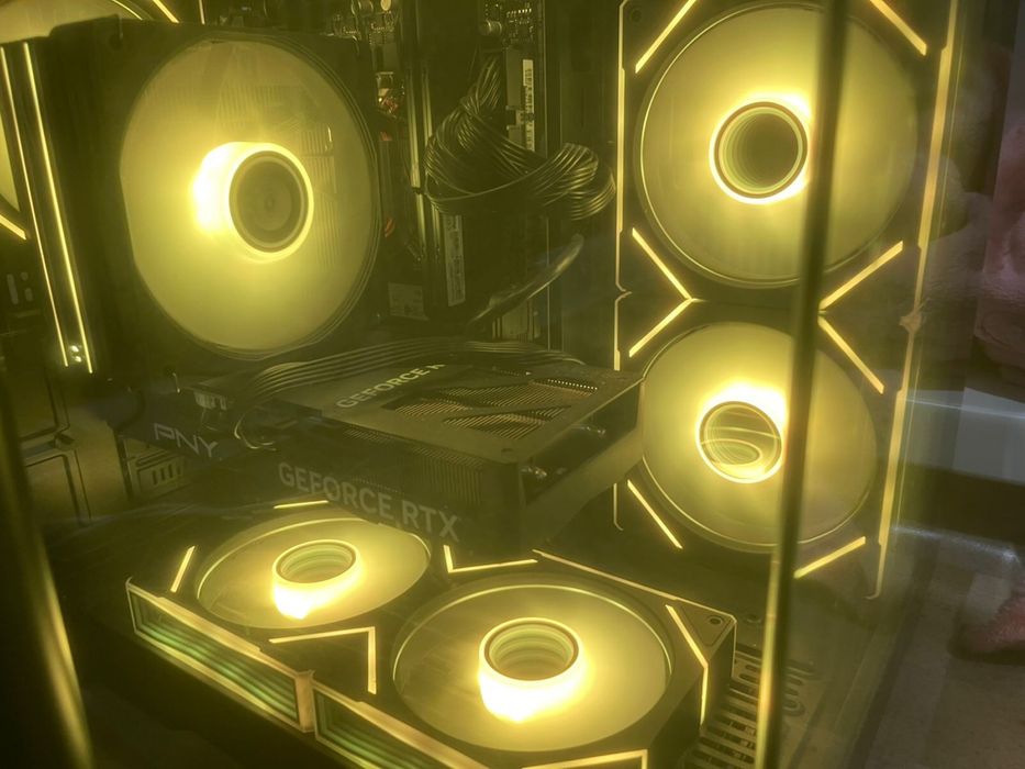 Игровой еомпьютер с аксессуарами