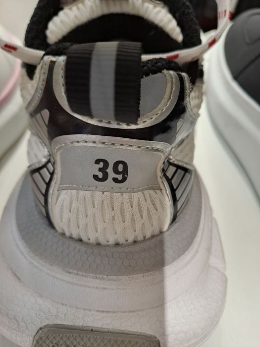 Balenciaga 39 și 43 predare personala fundeni dobroesti