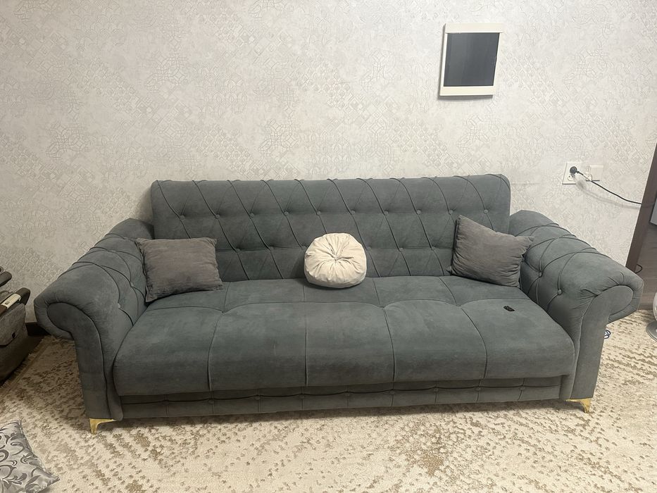 Диван раскладной. Почти новая