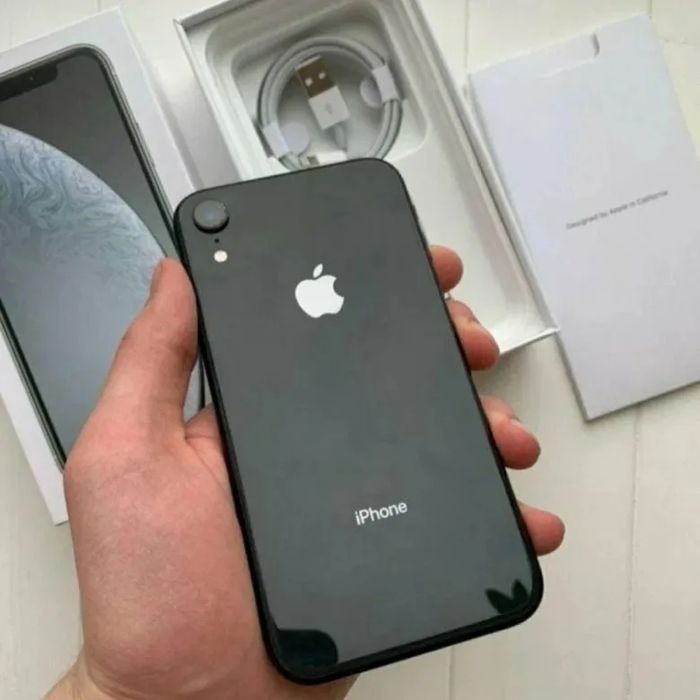 iPhone XR 64гб в идеальном состоянии