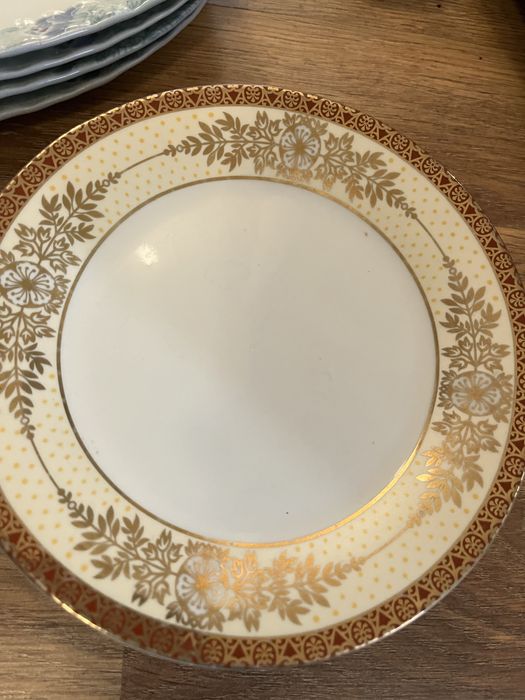 Посуды, кисушки, тарелки