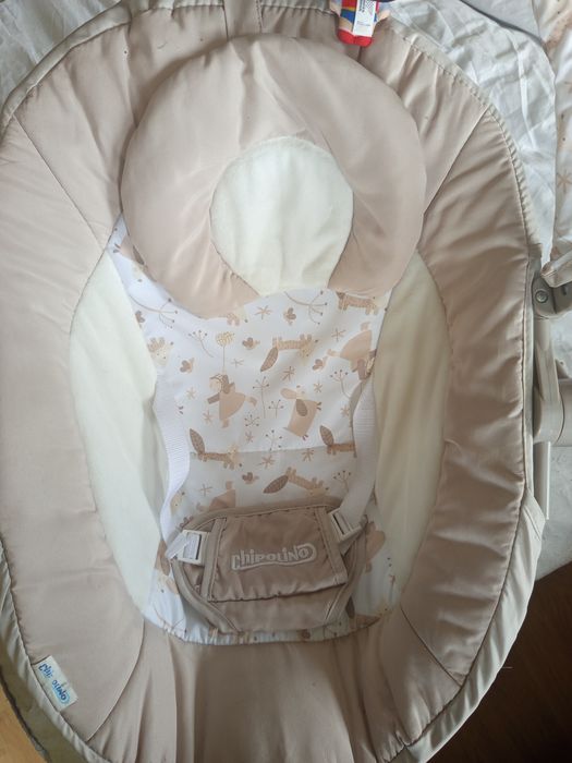 Vând balansoar puțin folosit