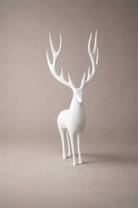 Фигурка Олень белый и чёрный