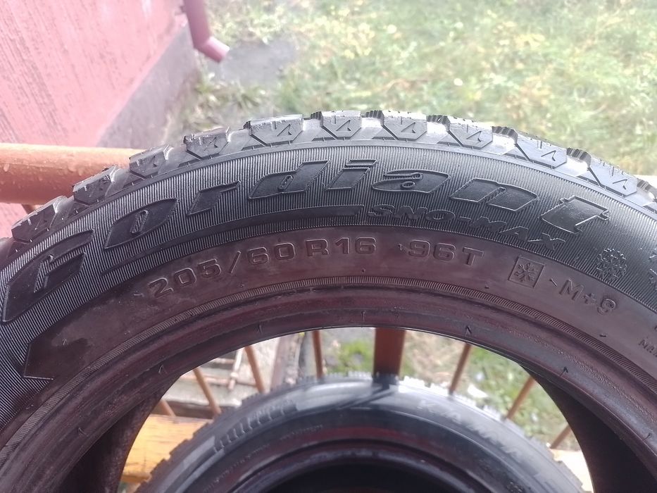 Продам б/у резину R16