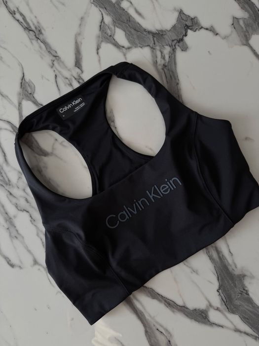 Спортен сутиен Calvin Klein