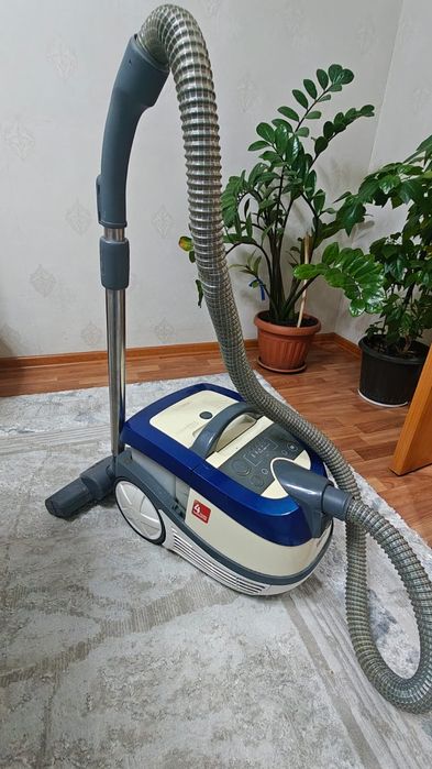Продам моющий пылесос