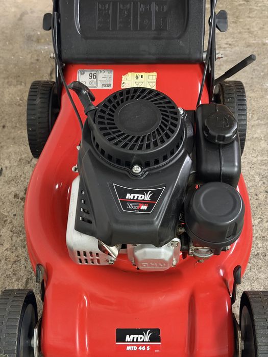 Продава се надеждна бензинова косачка