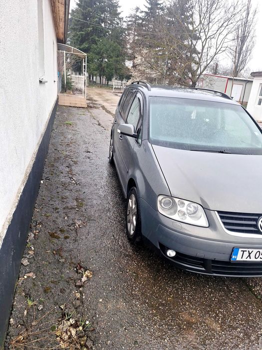 Продавам Volkswagen Tauran.