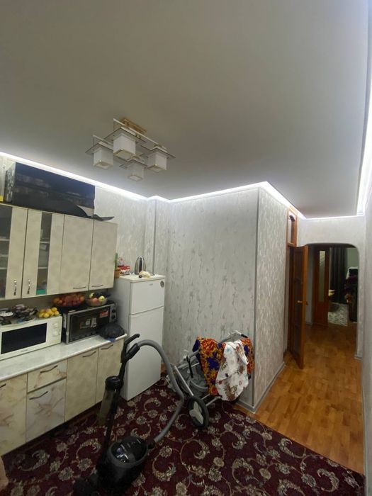 4 mavzeda 1 qavatda 3 xonali uy sotiladi