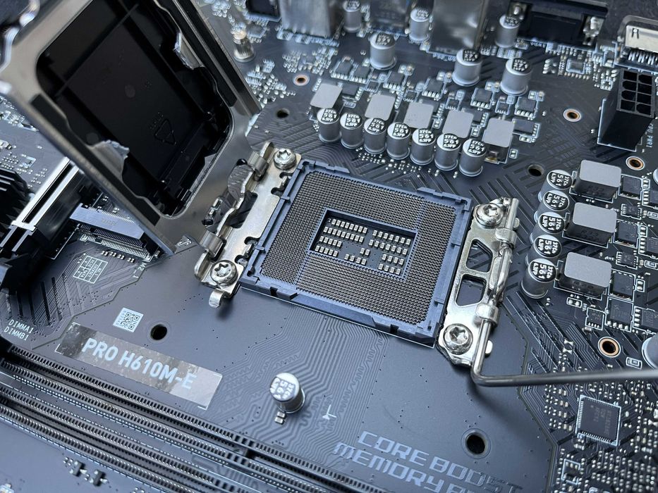 Placa de baza MSI PRO H610M-E DDR5, Intel H610, LGA 1700, mATX