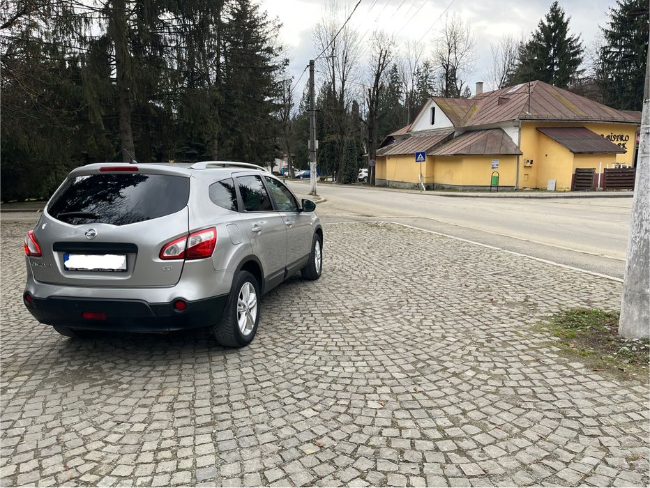 Nissan Qashqai+2 4x4 2.0 panoramic/automat