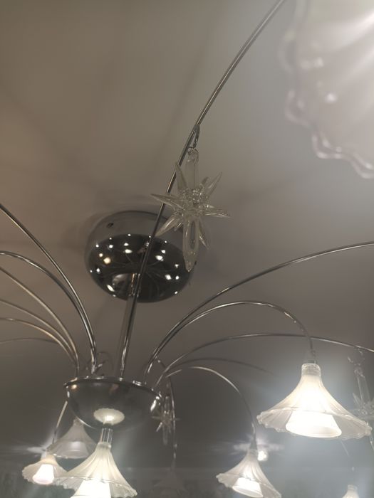 Продам люстру интересная