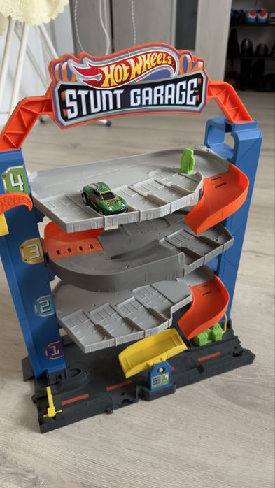 Garaj Hot Wheels