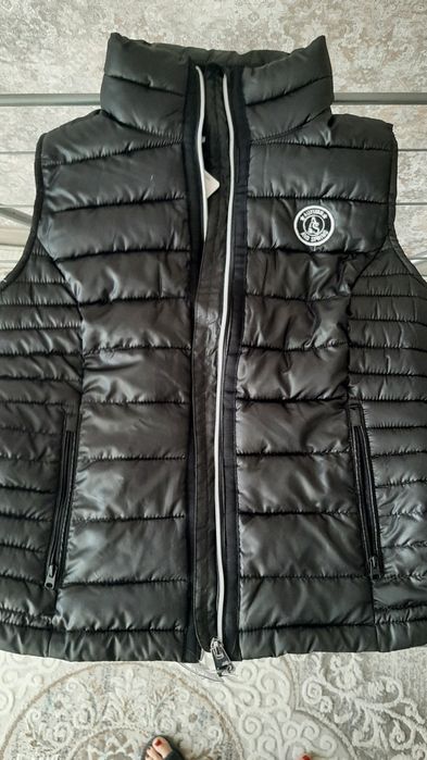 Продам жилет женский, размер s