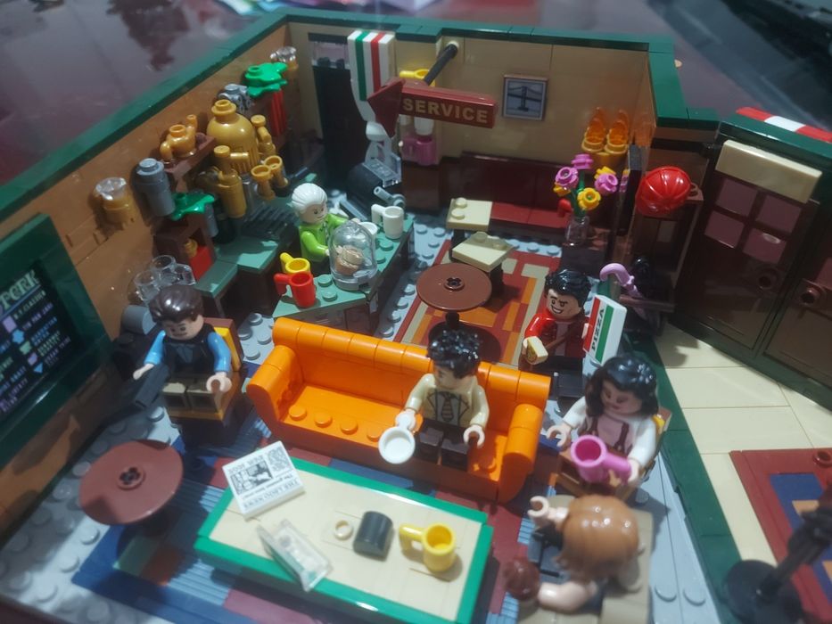 Продам лего ideas central perk