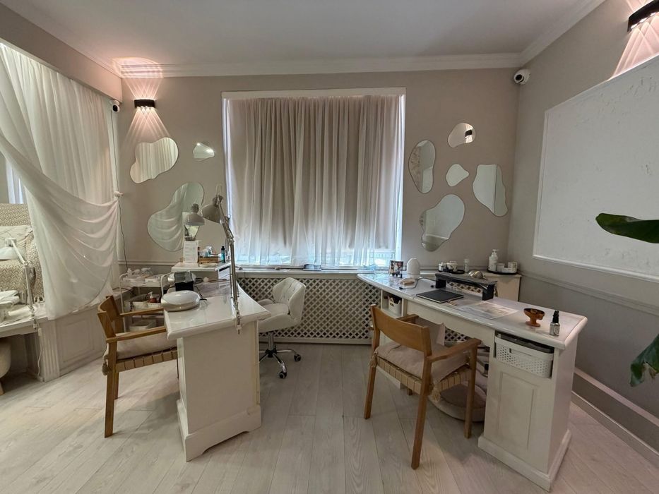 Salon manichiura de inchiriat