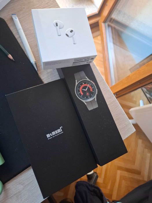 БАРТЕР!!! Airpods 3, galaxy watch 5 pro и скъп калъф