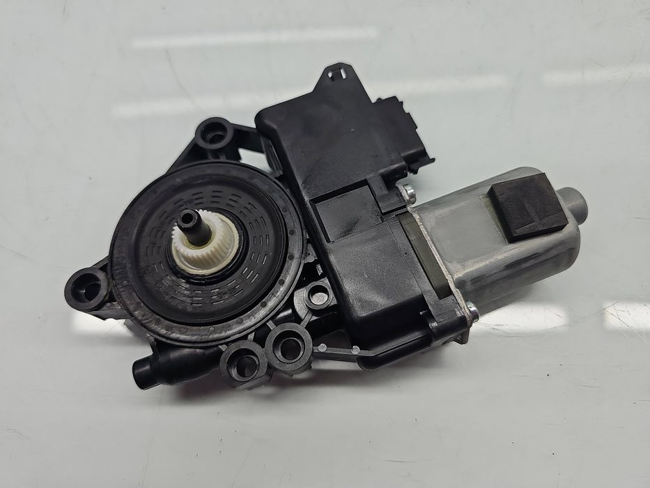Motoras geam dreapta fata Hyundai i40 Wagon [Fabr 2012-2019] 82460-3Z0