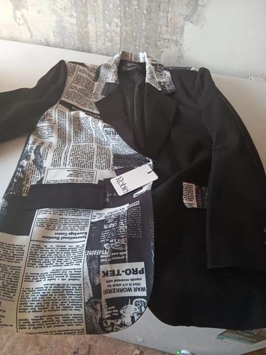 Сако черно-бяло на Робин и Сако с перли