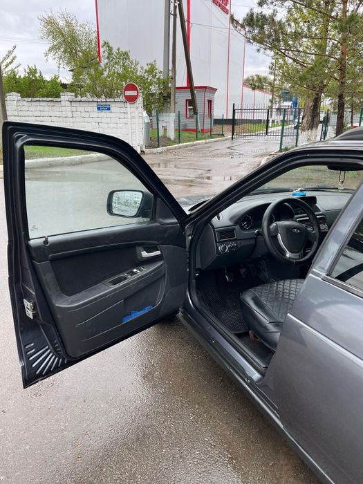 Продам приору 2 срочно.