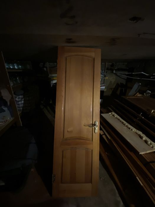 Продам деревянные двери