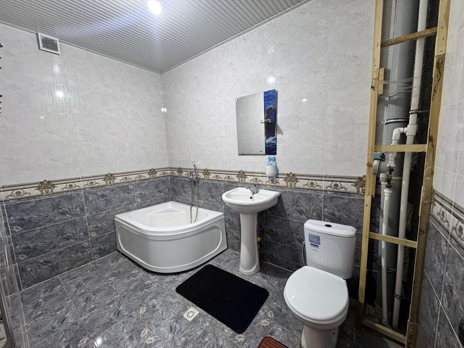 5 этаж 70 Кв ш. Руставелидан квартира