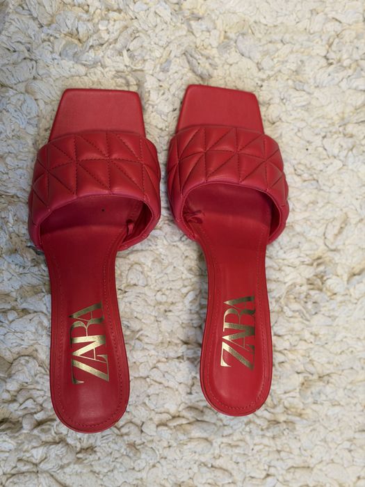 Чехли Зара червени и Philipp Plein