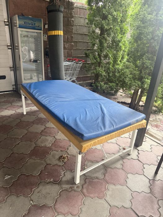 Медицинская кушетка