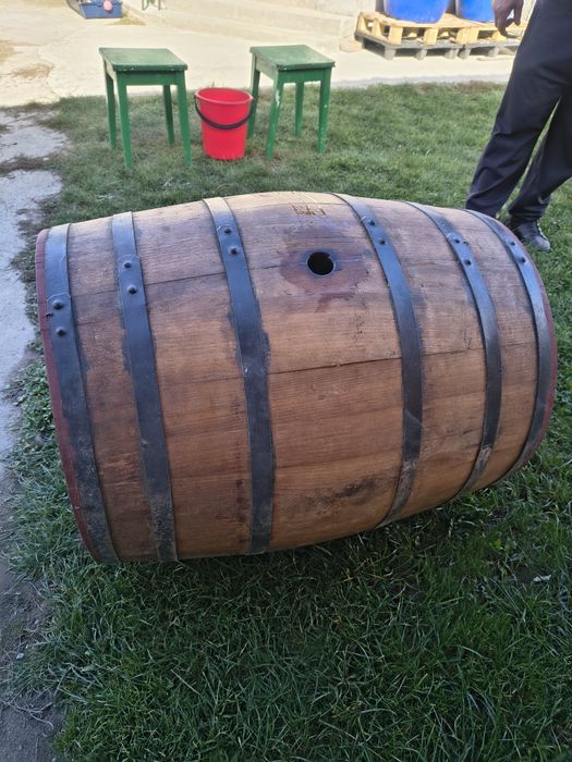 Vând butoaie de stejar