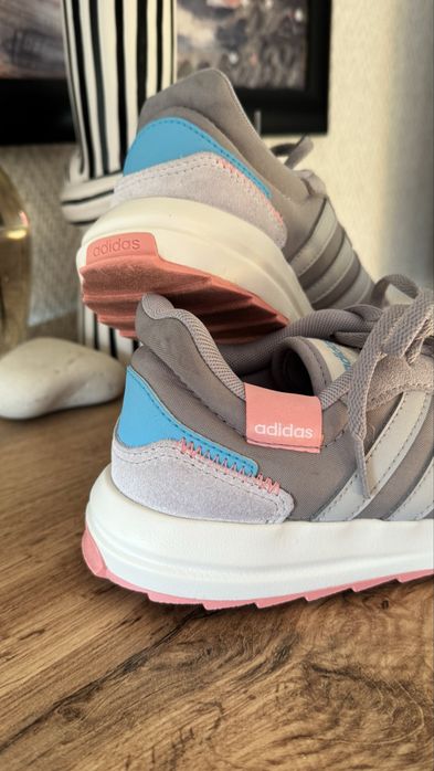 Дамски маратонки Adidas номер 37 1/3