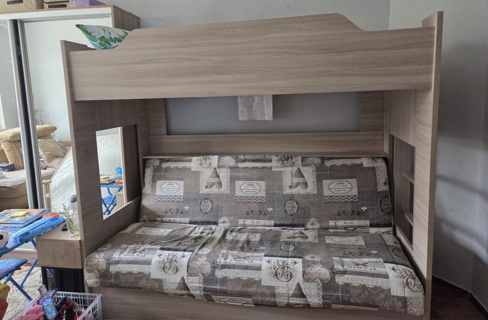 Продам двухъярусную кровать