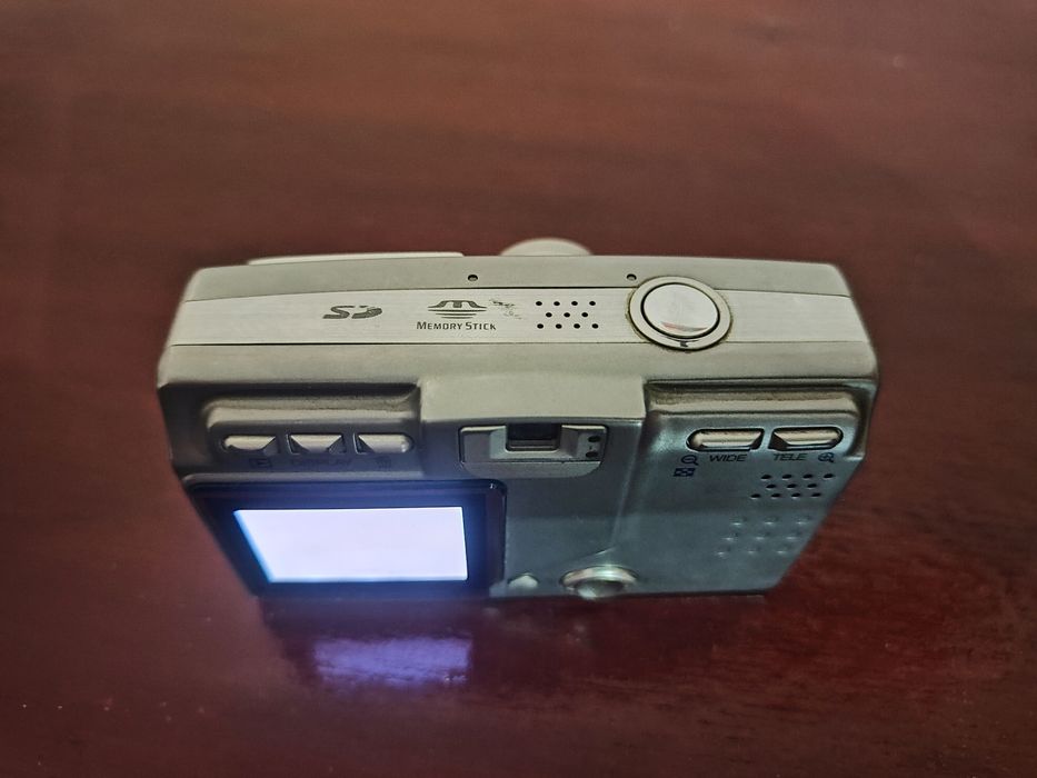 Цифровой фотоаппарат Konica Minolta DiMAGE G600