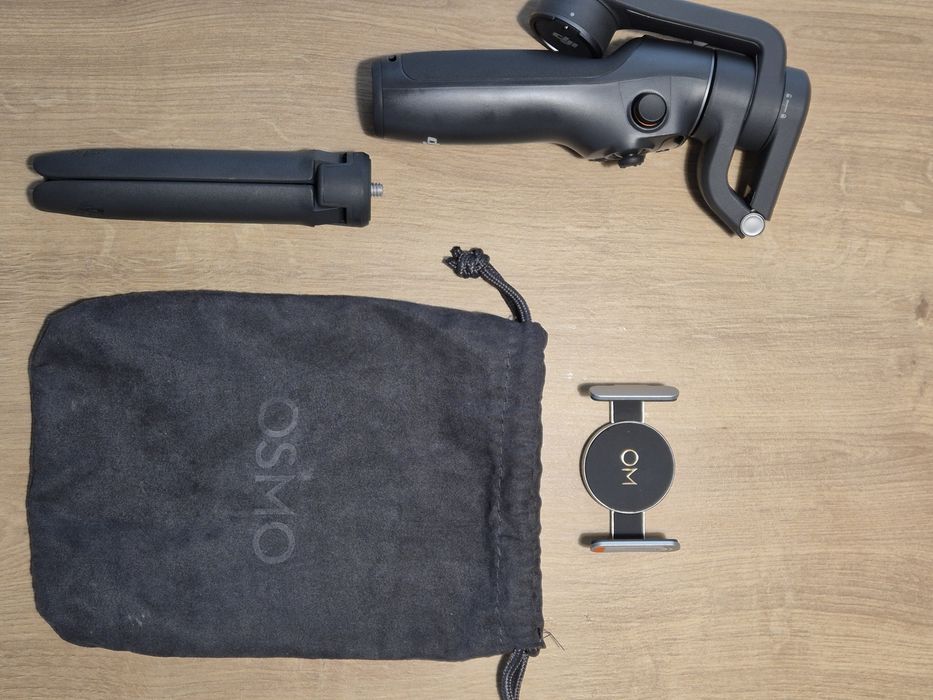 Vand stabilizator NOU, DJI Osmo Mobile 6, 3 Axe, Negru