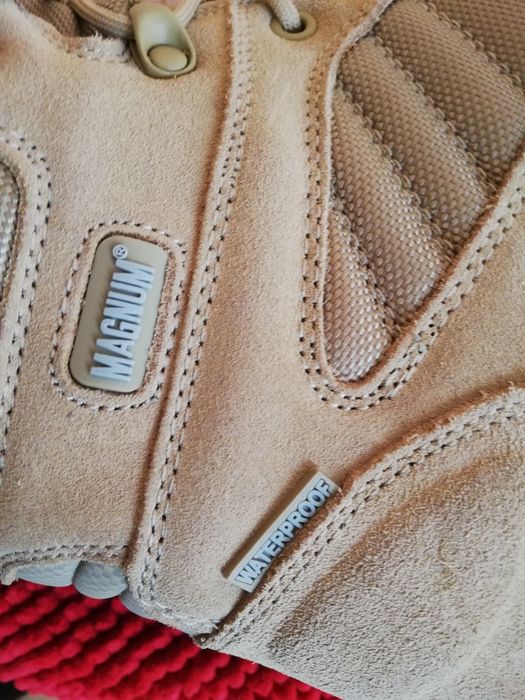 Bocanci noi Magnum nr 42,5 piele naturala bărbati