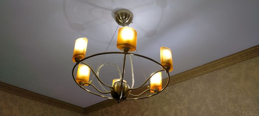 Люстра "под старину".