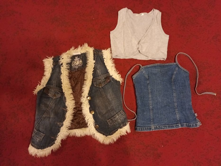 Blugi, haine, bluze, paltoni.